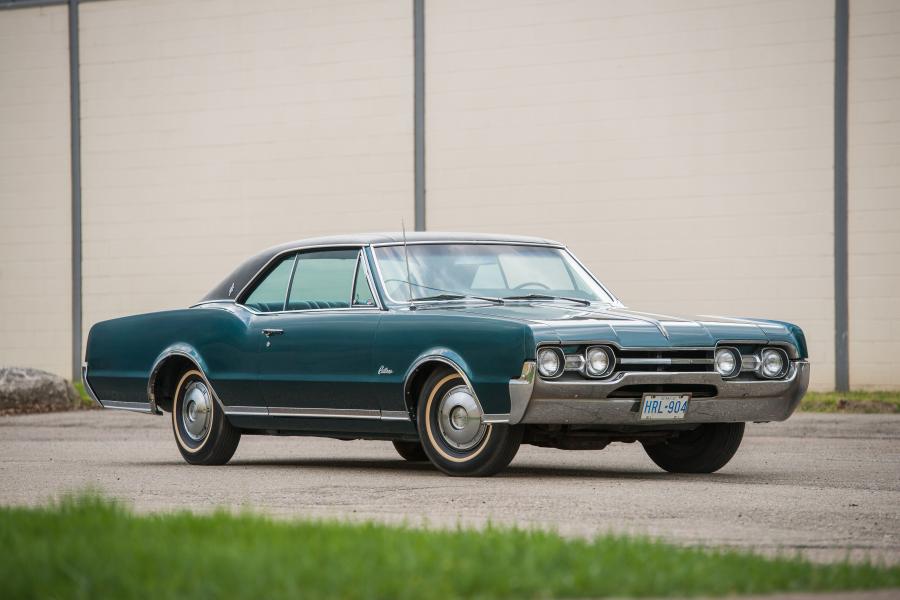 Oldsmobile Cutlass Supreme Holiday Coupe (3807) '1967